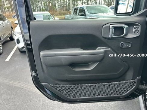 Used 2025 Jeep Gladiator Mojave w/ Convenience Group image 21