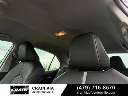 Used 2020 Toyota Camry SE FWD image 22