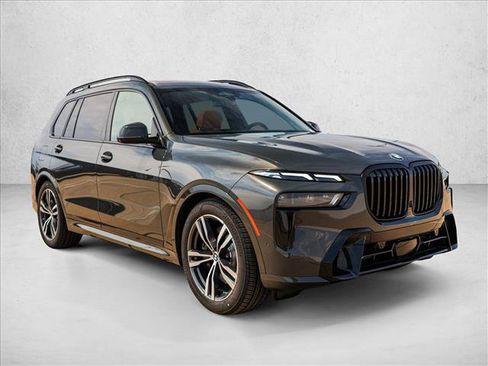 New 2027 BMW X7 xDrive40i w/ M Sport Package AWD/4WD image 3