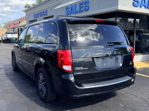 Used 2017 Dodge Grand Caravan SXT FWD image 6
