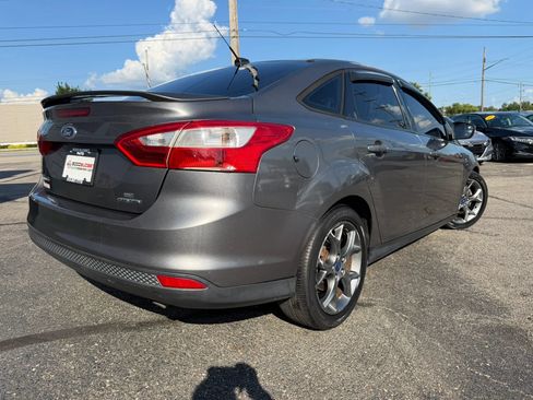 Used 2014 Ford Focus SE w/ Equipment Group 201A FWD image 23