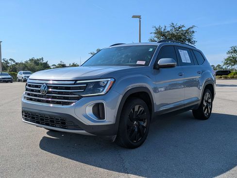 Used 2024 Volkswagen Atlas SE FWD image 9
