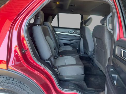 Used 2018 Ford Explorer XLT w/ Equipment Group 201A AWD/4WD image 27