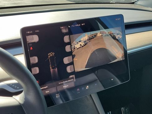 Used 2022 Tesla Model Y Long Range AWD/4WD image 27