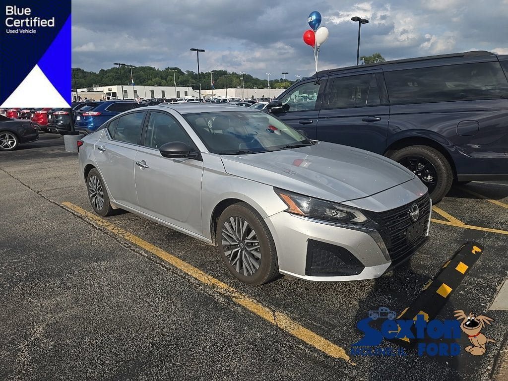 Used 2024 Nissan Altima 2.5 SV FWD image 1