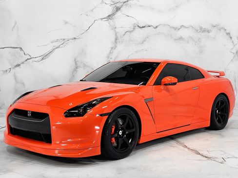 Used 2010 Nissan GT-R Premium image 12