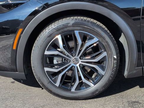 Used 2023 Toyota Crown XLE image 10