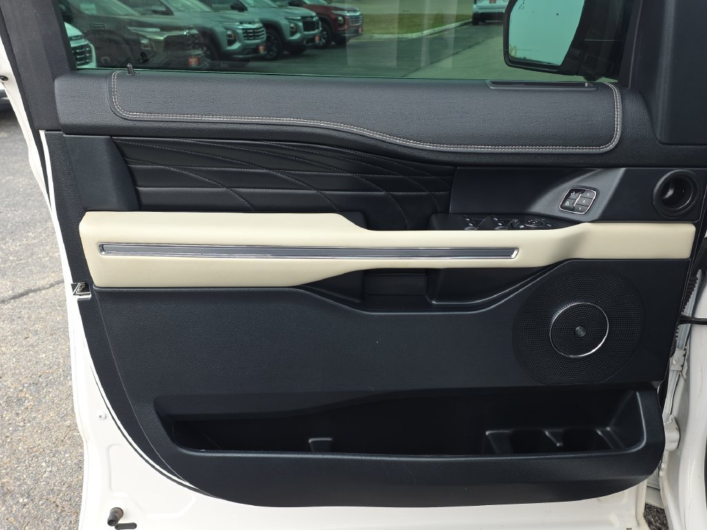 Used 2019 Ford Expedition Max Platinum AWD/4WD image 12