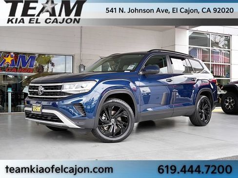 Used 2023 Volkswagen Atlas SE w/ Panoramic Sunroof Package FWD image 2