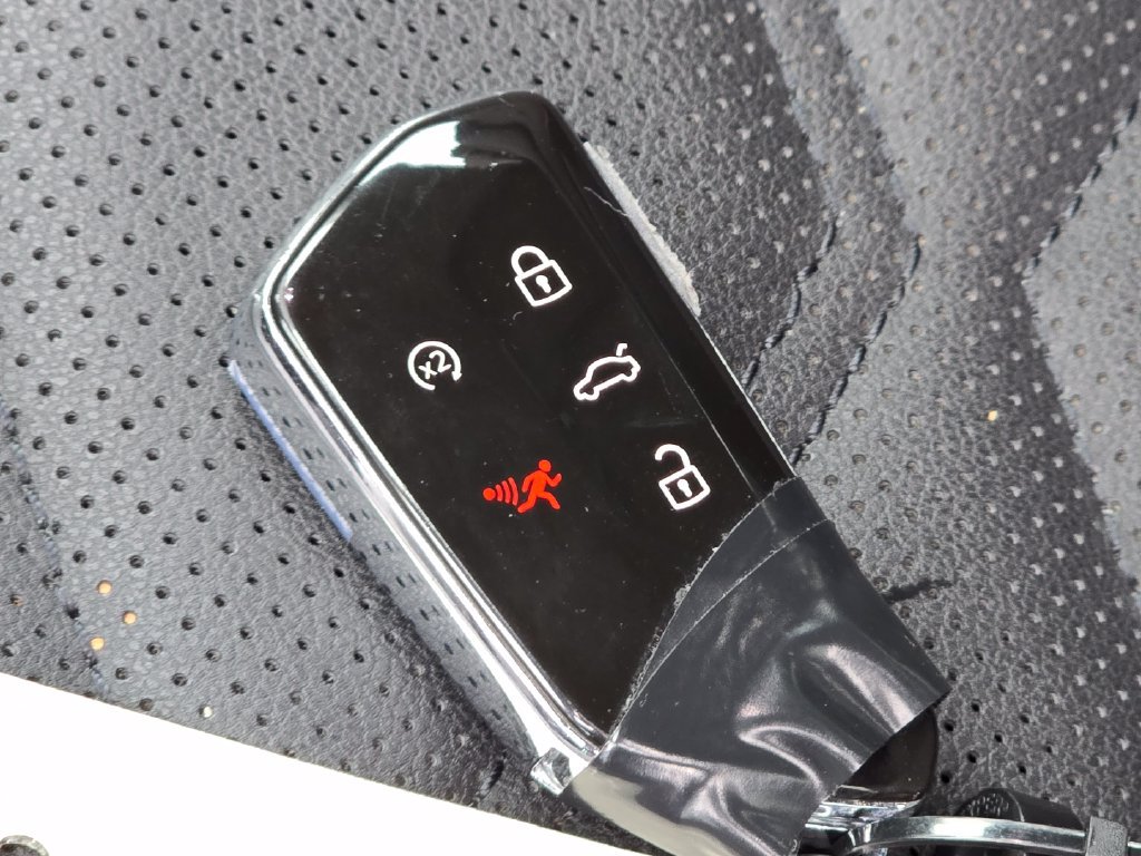 Used 2025 Volkswagen Atlas SE AWD/4WD image 34