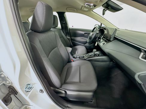 Used 2025 Toyota Corolla LE image 29