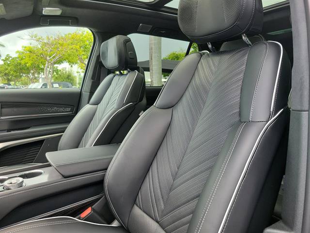 Certified 2026 Cadillac Vistiq Platinum w/ LPO, Floor Liner Package AWD/4WD image 14