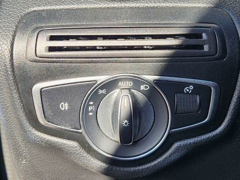 Used 2022 Mercedes-Benz GLC 300 image 23