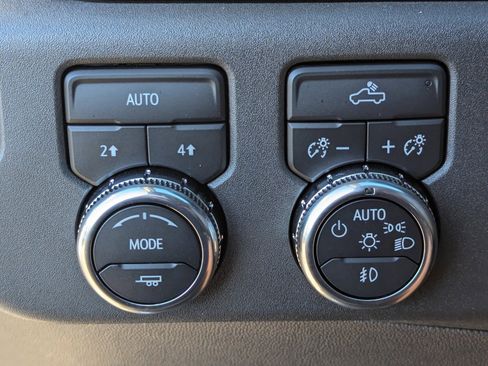 Used 2022 GMC Sierra 1500 Elevation image 32