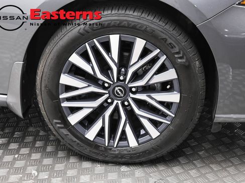 Used 2023 Nissan Altima 2.5 SV w/ SV Premium Package AWD/4WD image 30