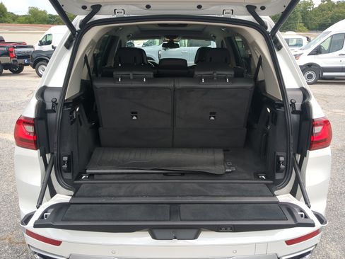 Used 2021 BMW X7 xDrive40i w/ Premium Package AWD/4WD image 11
