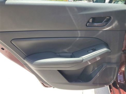 Used 2024 Nissan Altima 2.5 SV image 10