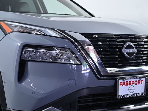 Used 2023 Nissan Rogue SL w/ SL Premium Package image 6