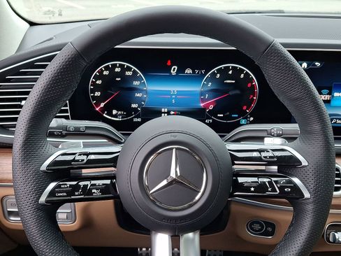 New 2026 Mercedes-Benz GLS 450 4MATIC image 15