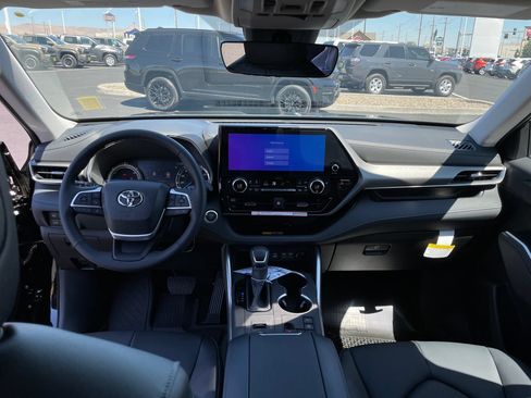 New 2026 Toyota Highlander XLE AWD/4WD image 11