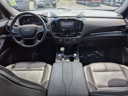 Used 2023 Chevrolet Traverse RS AWD/4WD image 27
