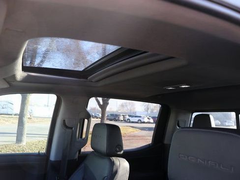 Used 2022 GMC Sierra 1500 Denali w/ Denali Premium Package image 20