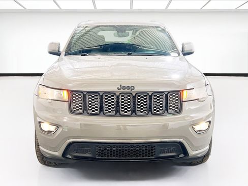 Used 2020 Jeep Grand Cherokee Altitude AWD/4WD image 2