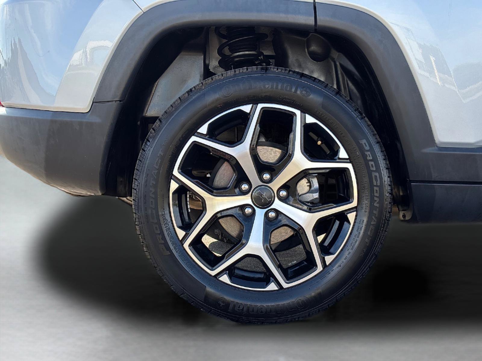 Used 2025 Jeep Compass Limited AWD/4WD image 10