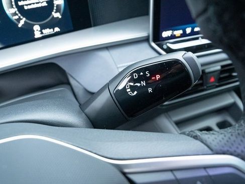 New 2026 Volkswagen Tiguan SE R-Line image 22