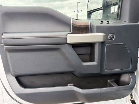 Used 2022 Ford F350 Lariat w/ Chrome Package AWD/4WD image 17