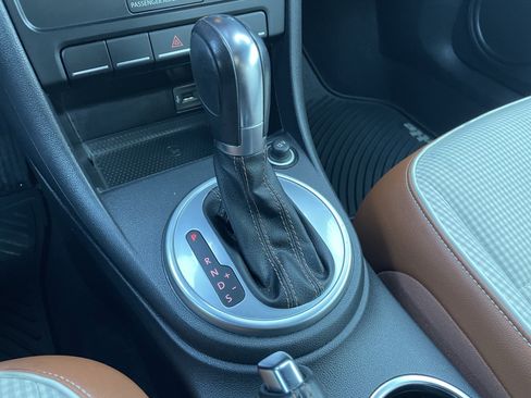 Used 2017 Volkswagen Beetle 1.8T Classic image 19