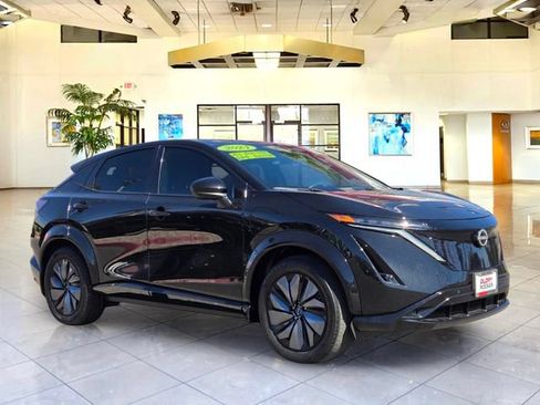 Used 2024 Nissan Ariya AWD image 3