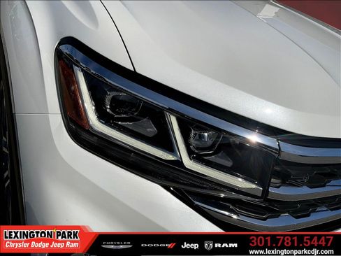 Used 2023 Volkswagen Atlas SEL Premium AWD/4WD image 32