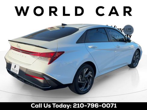 Used 2025 Hyundai Elantra Sport FWD image 7