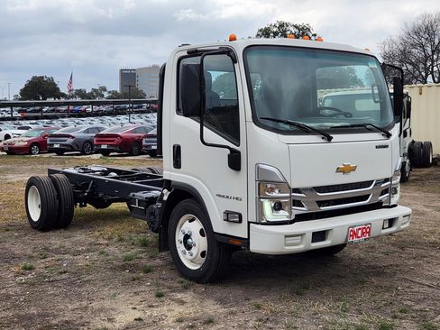 New 2025 Chevrolet Low Cab Forward image 1
