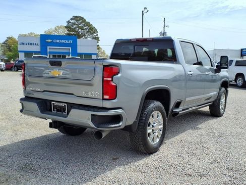 New 2026 Chevrolet Silverado 2500 High Country w/ High Country Premium Package AWD/4WD image 9