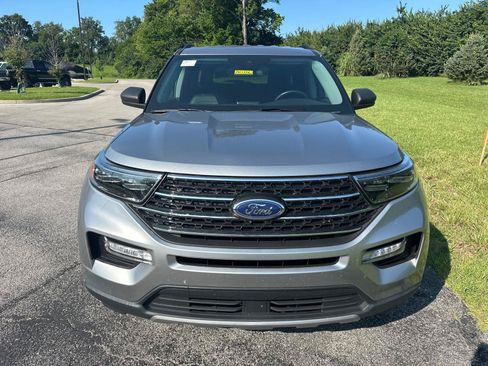 Used 2024 Ford Explorer XLT w/ Equipment Group 202A AWD/4WD image 14