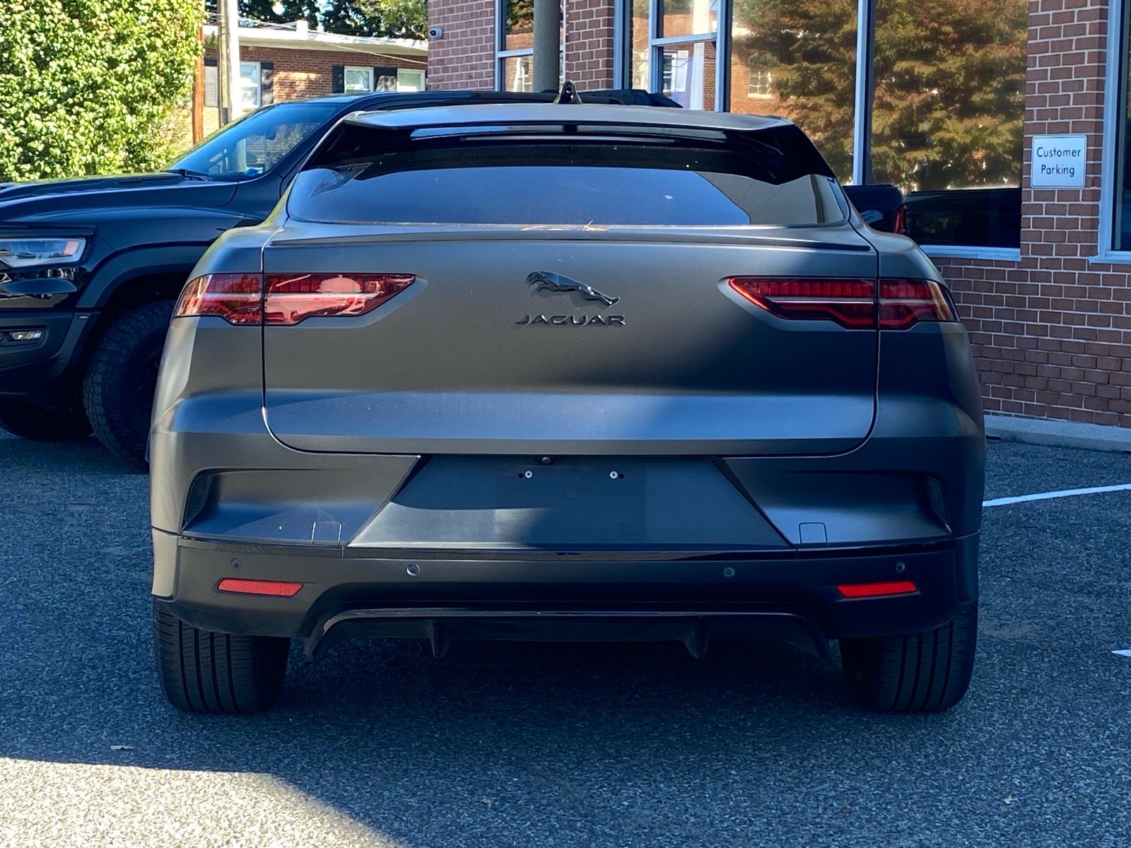 Used 2024 Jaguar I-PACE R-Dynamic HSE AWD/4WD image 3