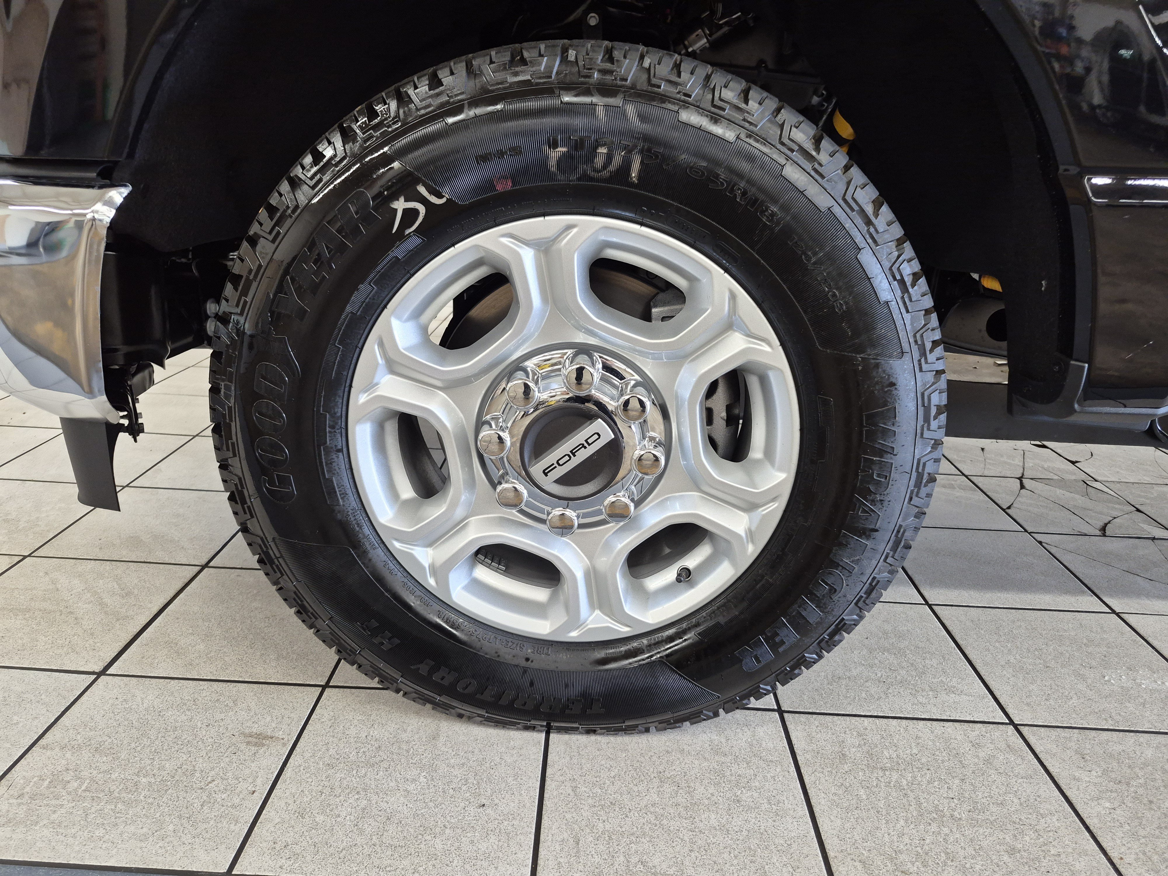New 2027 Ford F350 XLT w/ XLT Premium Package RWD image 7