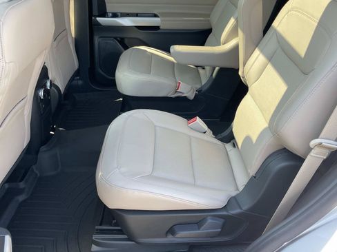 Used 2023 Ford Explorer Limited w/ Limited Technology Package RWD image 13