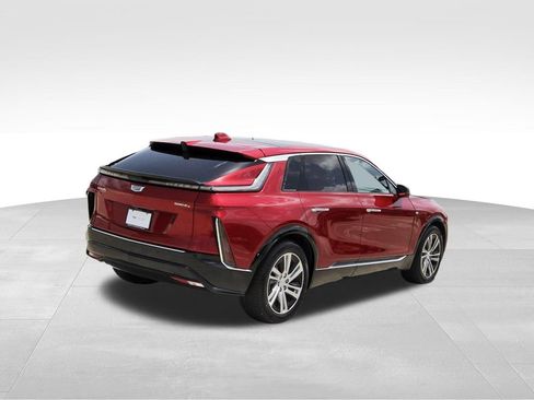 Certified 2024 Cadillac Lyriq Luxury w/ LPO, Floor Liner Package AWD/4WD image 4