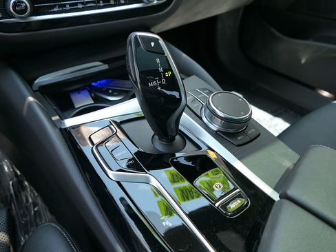 Used 2023 BMW 530i w/ Convenience Package RWD image 22