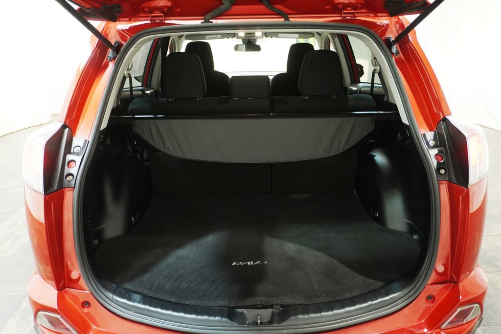 Used 2017 Toyota RAV4 LE w/ Carpet Mat Package AWD/4WD image 6