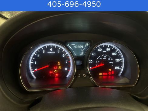 Used 2019 Nissan Versa SV image 7