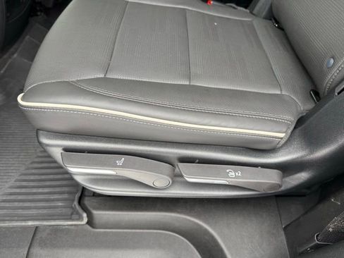 Certified 2025 Cadillac Escalade Premium Luxury AWD/4WD image 29