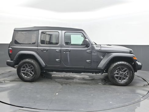 Used 2025 Jeep Wrangler Unlimited Sport AWD/4WD image 10