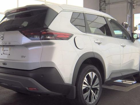 Used 2023 Nissan Rogue SV w/ SV Premium B Package FWD image 2