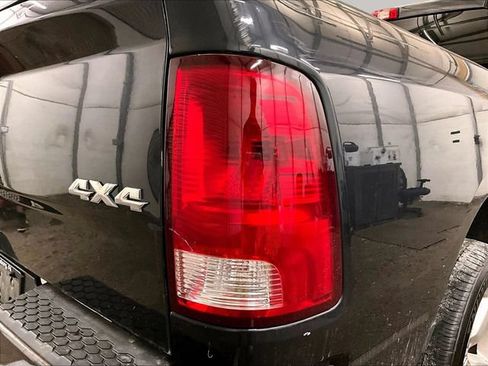 Used 2015 RAM 1500 Express AWD/4WD image 29