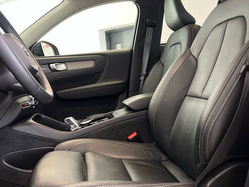 Used 2023 Volvo XC40 B5 Plus w/ Climate Package AWD/4WD image 11