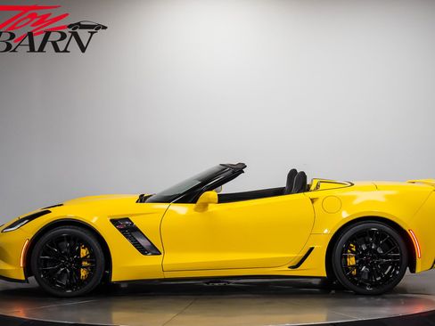 Used 2016 Chevrolet Corvette Z06 w/ 3LZ Preferred Equipment Group RWD image 2